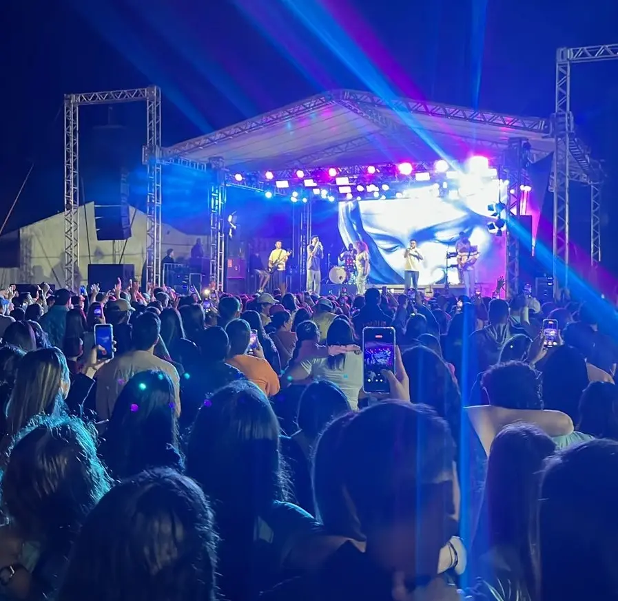Banda Colo de Deus reúne multidão na 69ª Festa da Padroeira em Sidrolândia