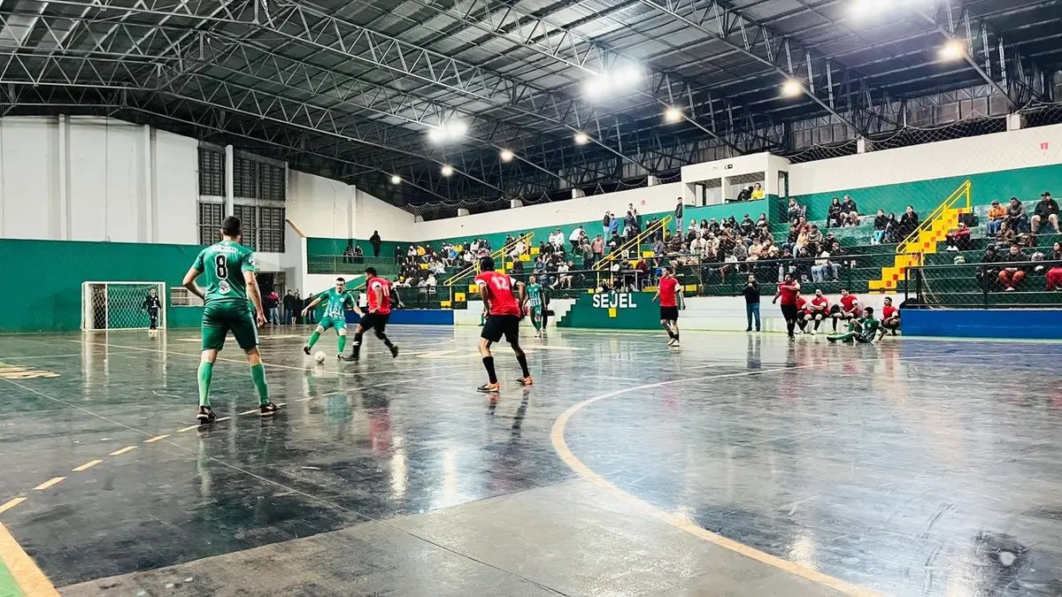 Começou em Sidrolândia a Copa Comércio de Futsal com 24 equipes e mais de 300 atletas